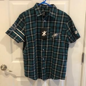 Men’s Eagles Wordmark Short Sleeve Flannel. Large.